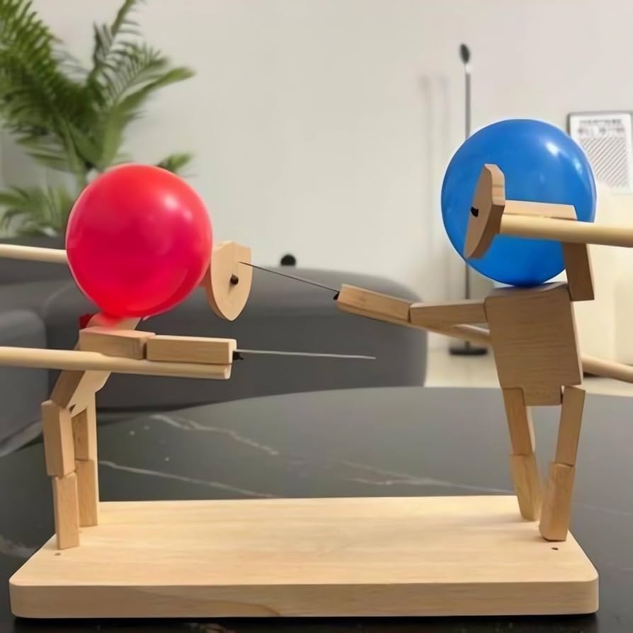 Houten Oorlogsspel - Interactief Houten Gevechtsspeelgoed met Ballondoelwit | Leuk Familiespel, Perfect Cadeau voor Kinderen en Volwassenen!